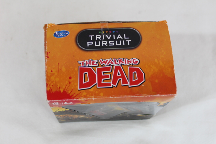 Jeux Winning Moves Trivial Pursuit The Walking Dead(s) - Très bon état - Photo 2